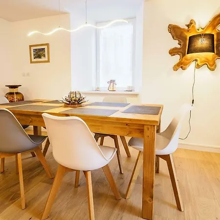 Clos Des Roches - Les Praz - Sleeps 4 *